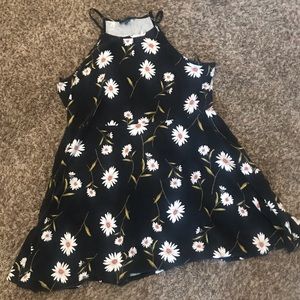 Forever 21 Dresses - *forever 21+* 🌼🌼stretch daisy dress 🌼🌼 Forever 21 Dresses - *forever 21+* 🌼🌼stretch daisy dress 🌼🌼